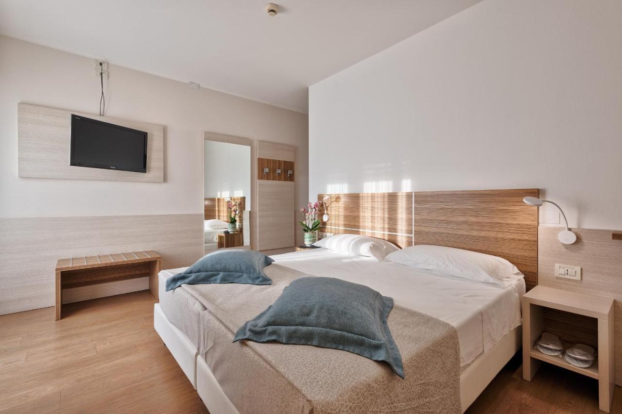 Hotel Croce Di Malta 리그나노 사비아도로 외부 사진