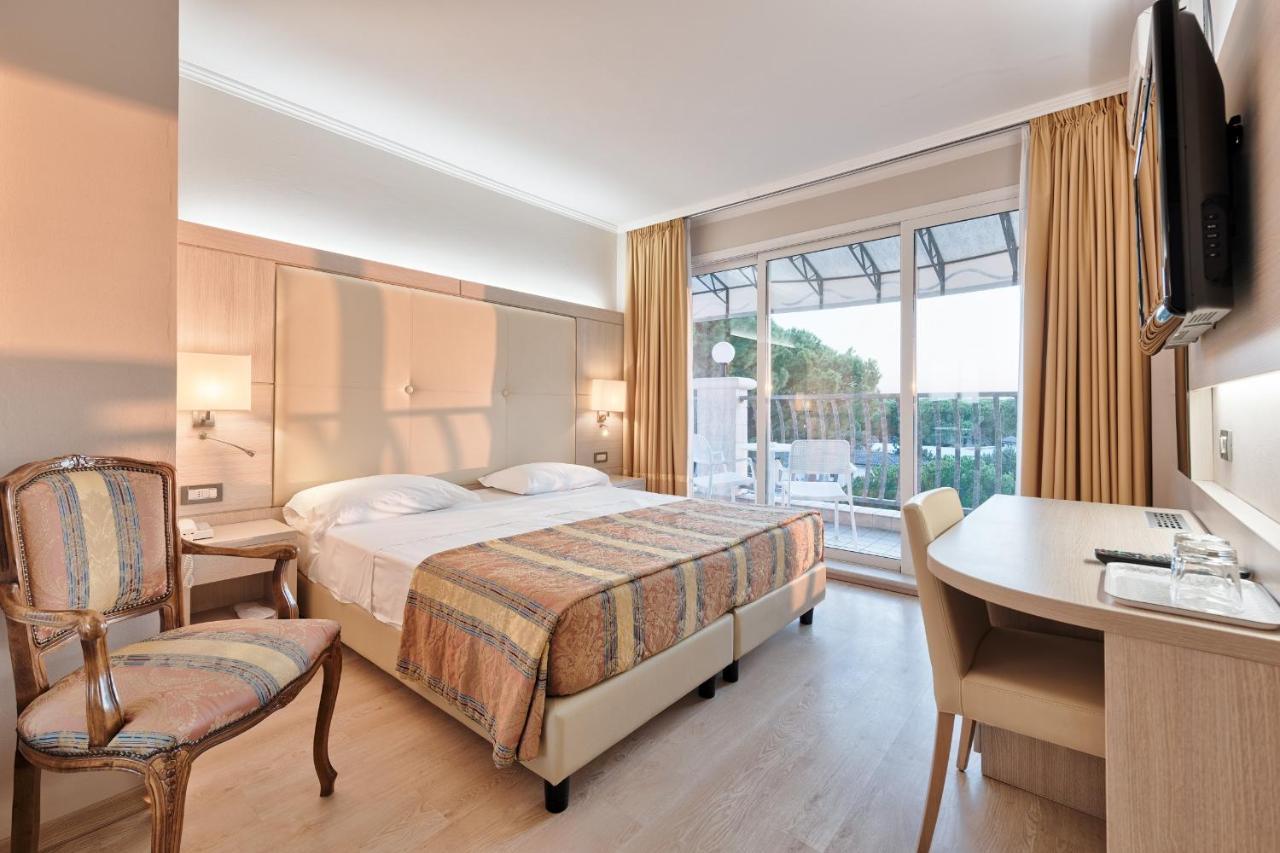 Hotel Croce Di Malta 리그나노 사비아도로 외부 사진