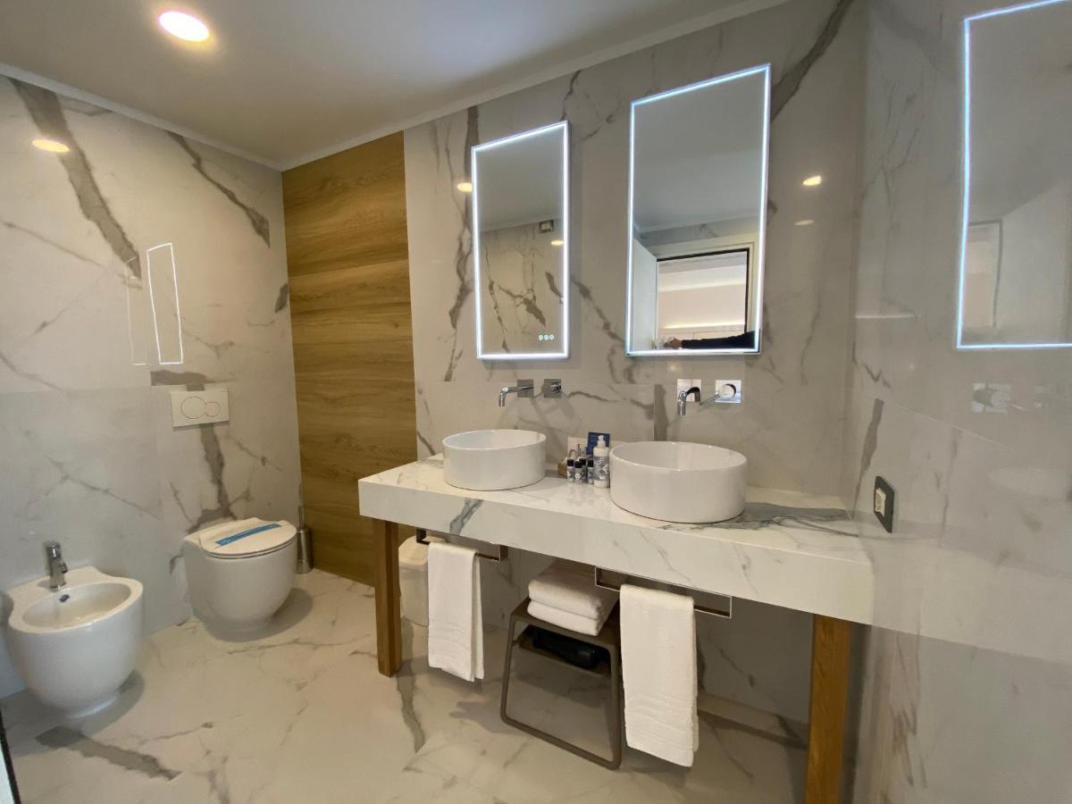 Hotel Croce Di Malta 리그나노 사비아도로 외부 사진