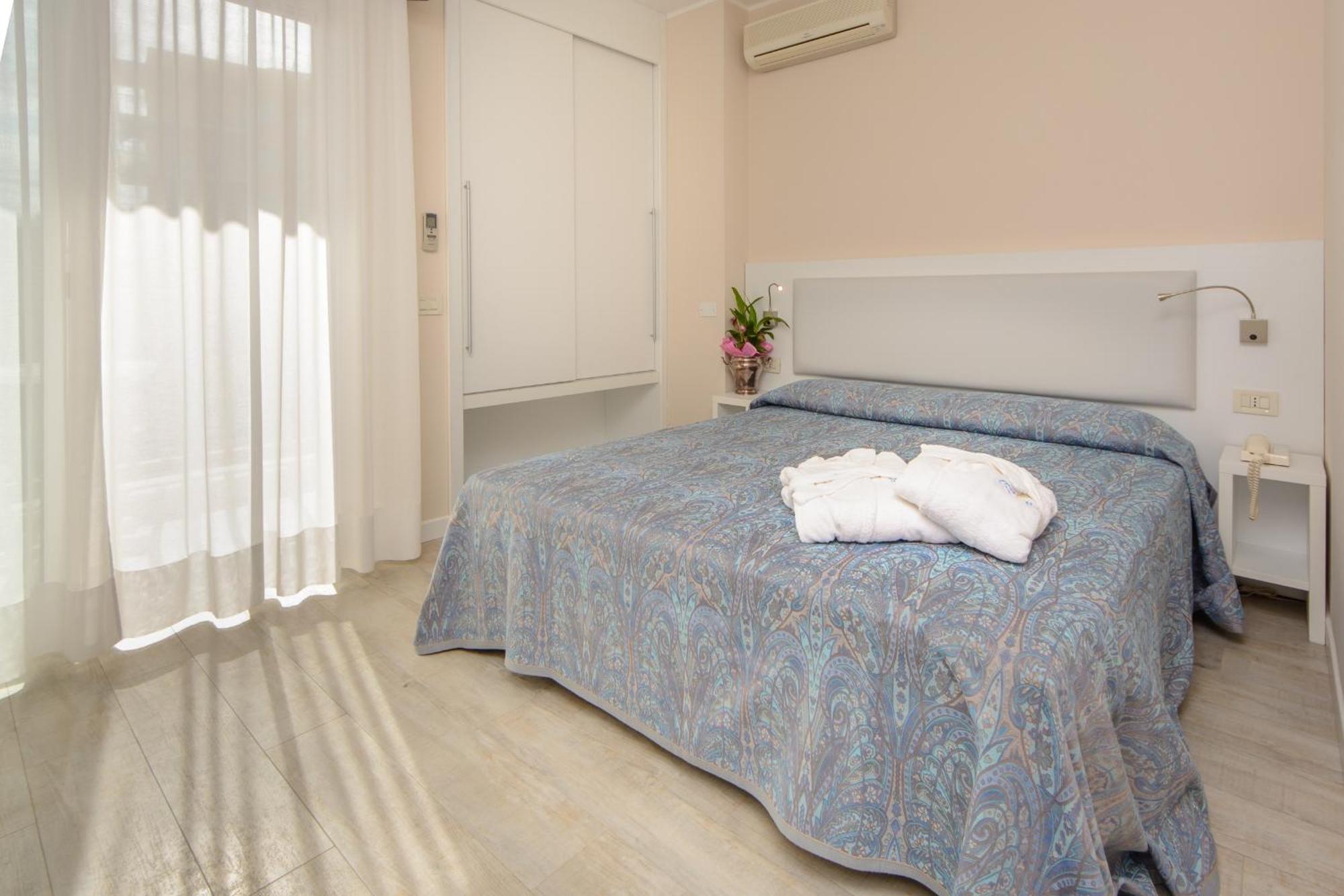 Hotel Croce Di Malta 리그나노 사비아도로 객실 사진