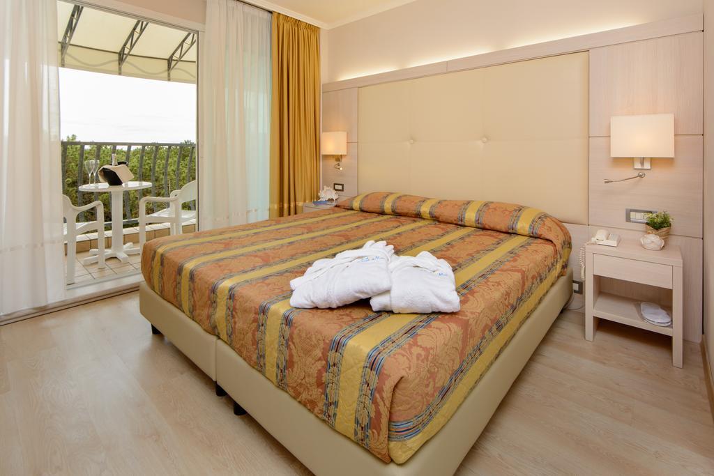Hotel Croce Di Malta 리그나노 사비아도로 외부 사진