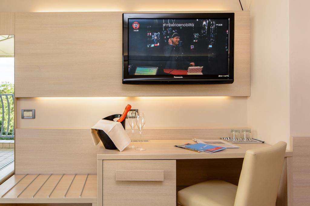 Hotel Croce Di Malta 리그나노 사비아도로 외부 사진