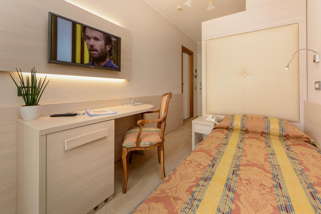 Hotel Croce Di Malta 리그나노 사비아도로 외부 사진