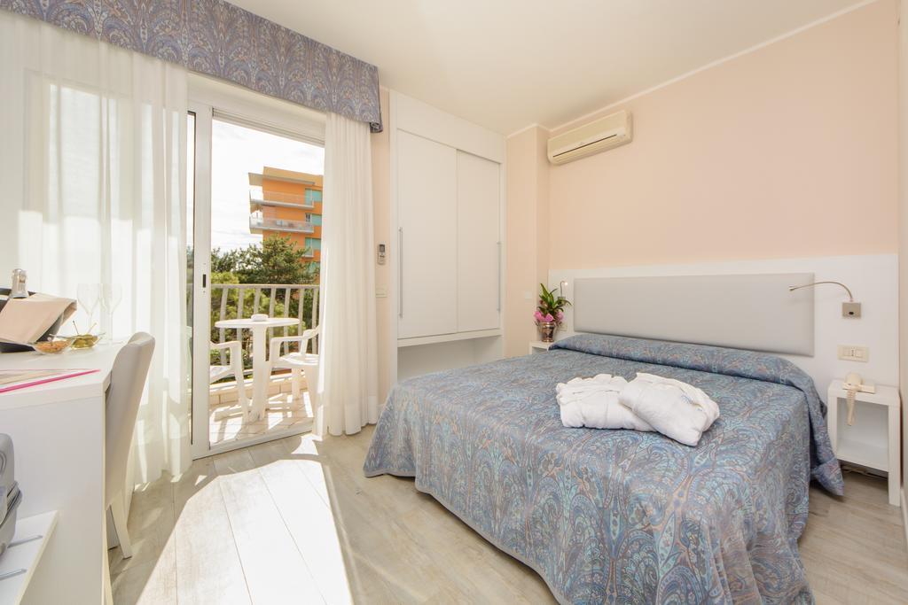 Hotel Croce Di Malta 리그나노 사비아도로 외부 사진